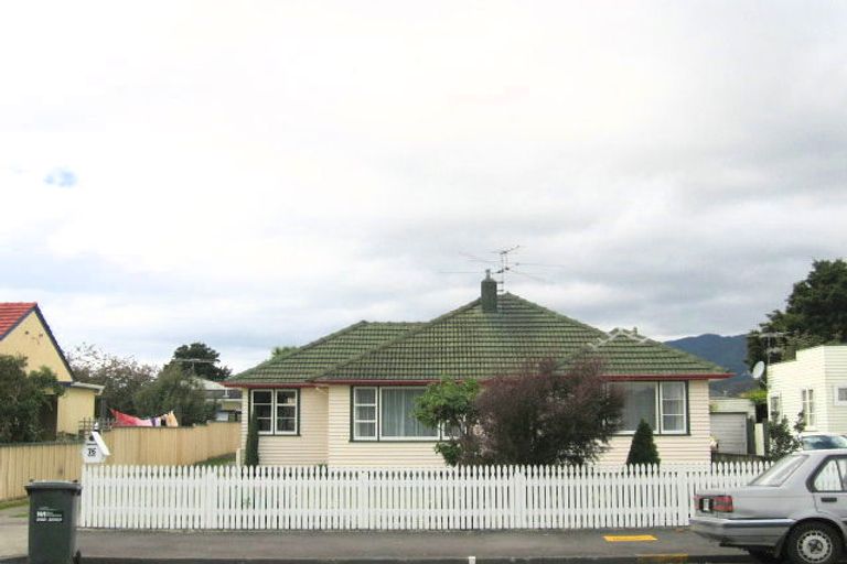 Photo of property in 76 Gibbons Street, Ebdentown, Upper Hutt, 5018