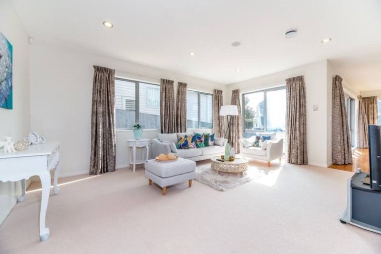 Photo of property in 38a Mark Edward Drive, Half Moon Bay, Auckland, 2012