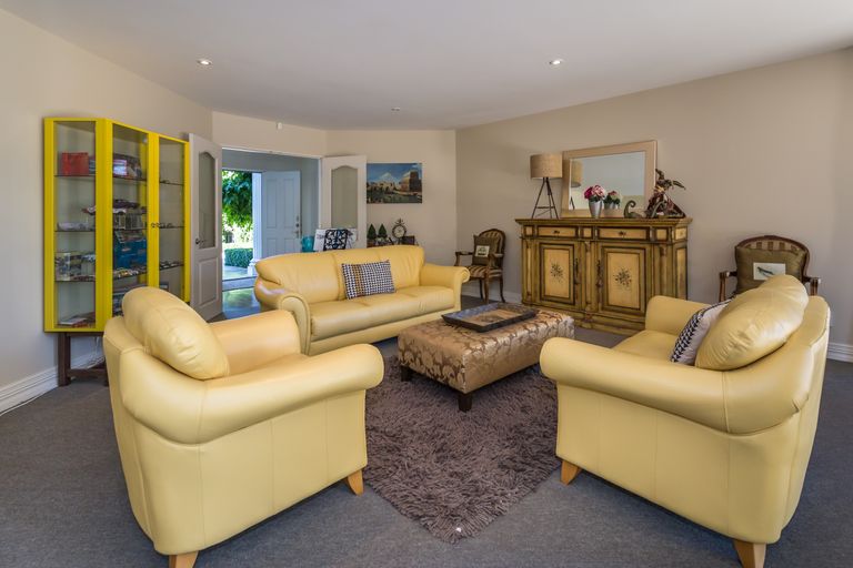 Photo of property in 6 Leabridge Mews, Harewood, Christchurch, 8051