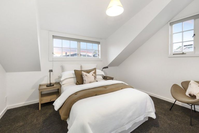 Photo of property in 106 St Heliers Road, Saint Heliers, Auckland, 1071