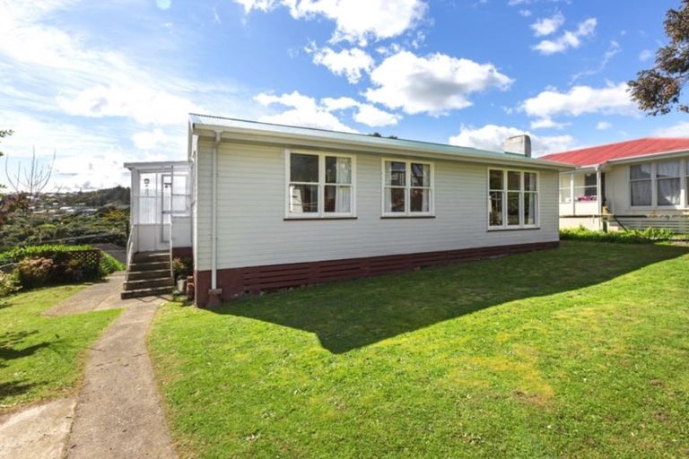 Photo of property in 18 Waiuta Street, Titahi Bay, Porirua, 5022
