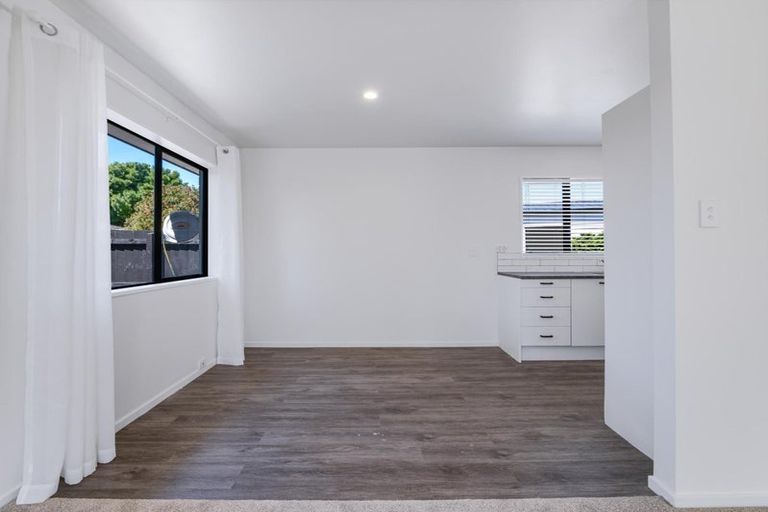 Photo of property in 2/487 Pages Road, Bexley, Christchurch, 8061