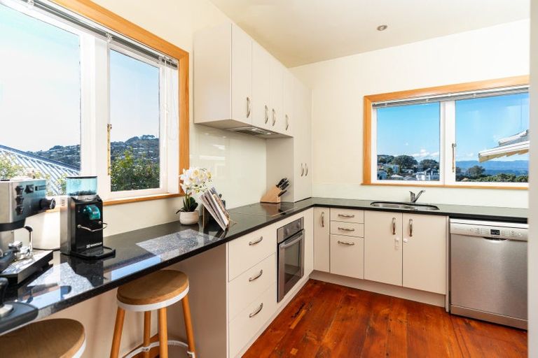 Photo of property in 97 Creswick Terrace, Northland, Wellington, 6012