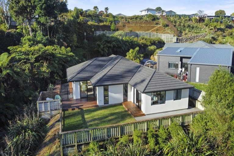 Photo of property in 8 Matau Lane, Ferndale, New Plymouth, 4310