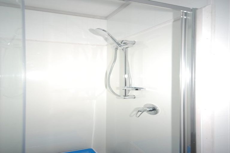 Photo of property in 52 Rosewarne Crescent, Glendene, Auckland, 0602