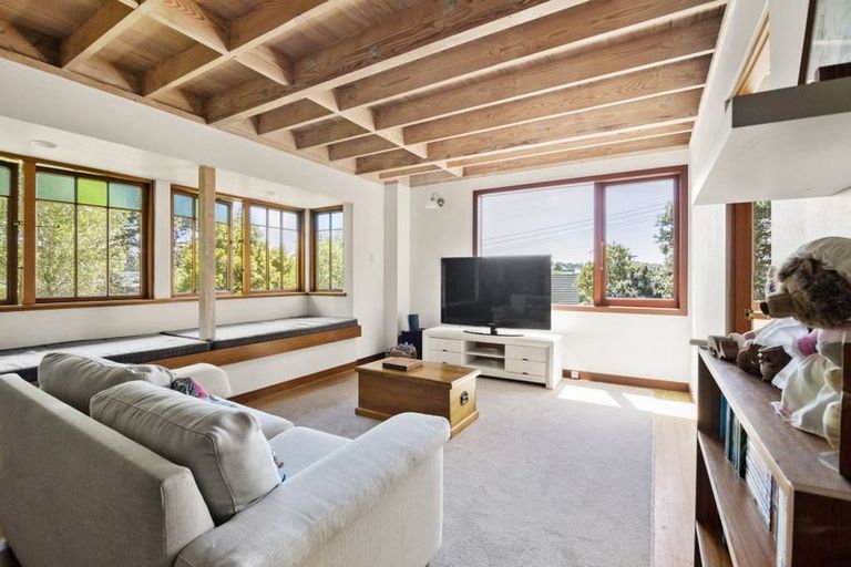 Photo of property in 9 Aotearoa Terrace, Murrays Bay, Auckland, 0630