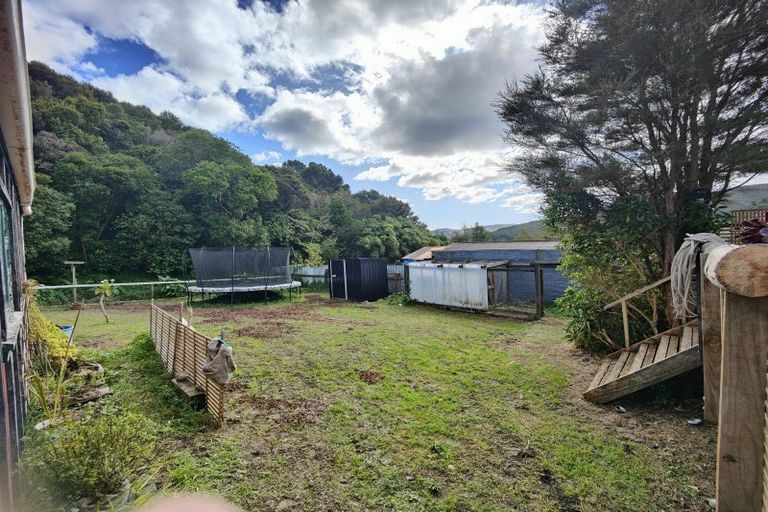 Photo of property in 17 Boyd Grove, Naenae, Lower Hutt, 5011