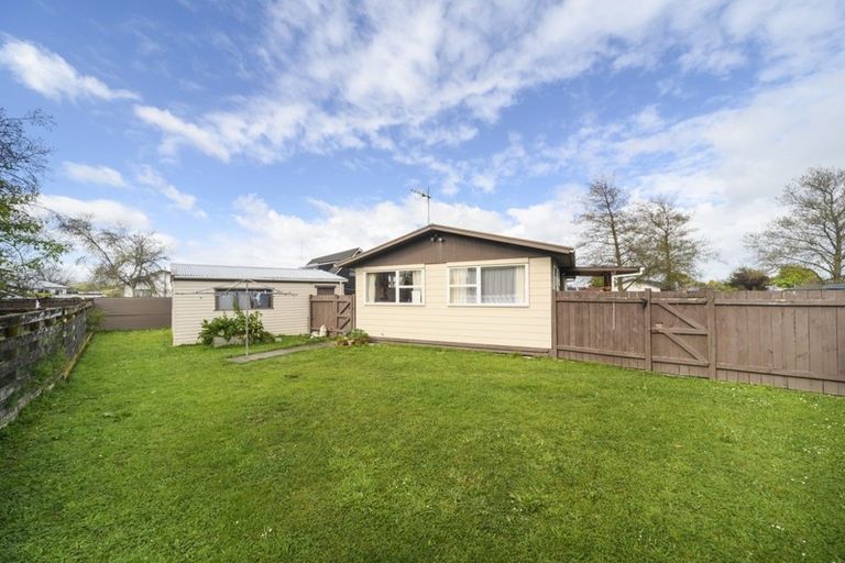 Photo of property in 33 Suzanne Grove, Kelvin Grove, Palmerston North, 4414