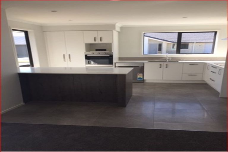 Photo of property in 24 Taffe Crescent, Pyes Pa, Tauranga, 3112