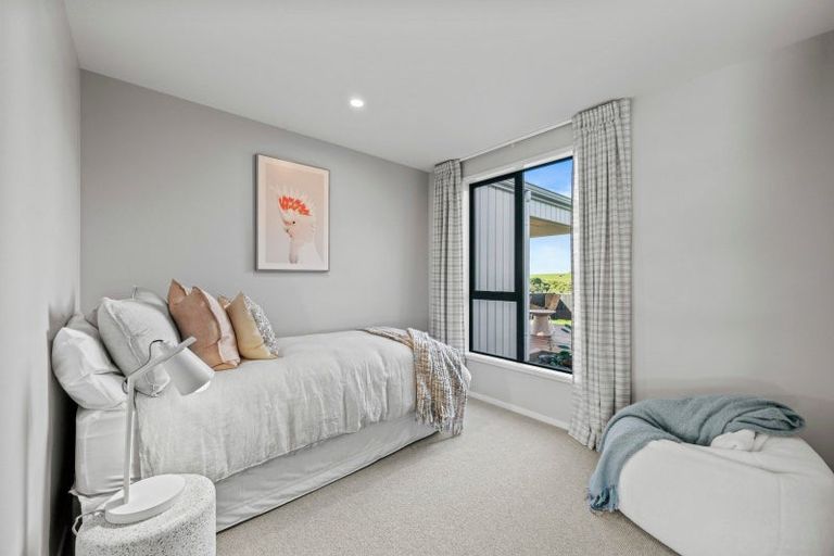 Photo of property in 42 Opouatu Avenue, Glenbrook, 2681