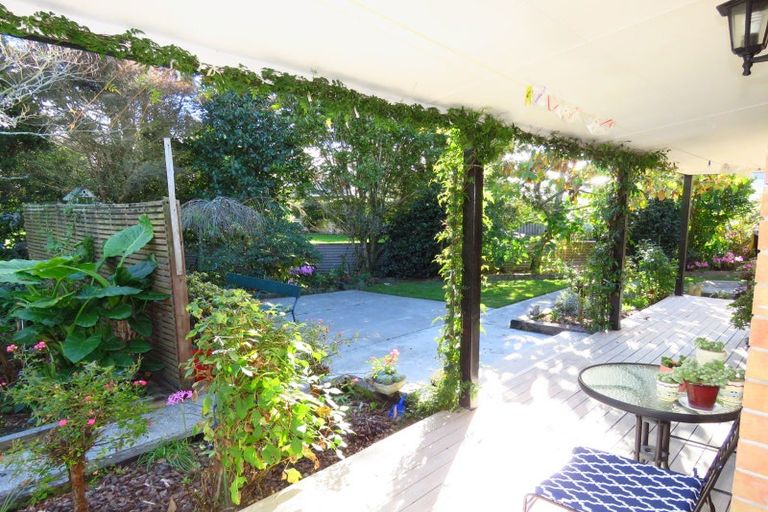 Photo of property in 19 Kew Road, Westport, 7825