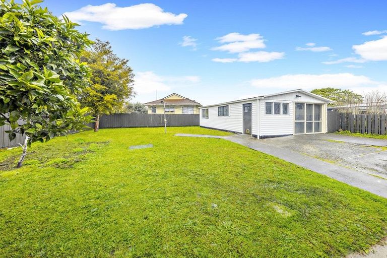 Photo of property in 11 Othello Drive, Clover Park, Auckland, 2023
