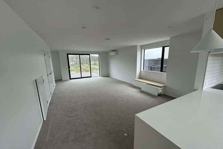 Photo of property in 38 Turtleback Avenue, Whitby, 5024