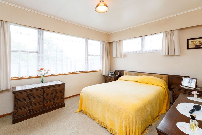 Photo of property in 10 Wairau Place, Kelvin Grove, Palmerston North, 4414