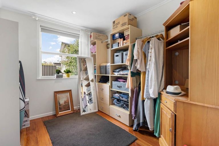 Photo of property in 19 Awaroa Road, Sunnyvale, Auckland, 0612