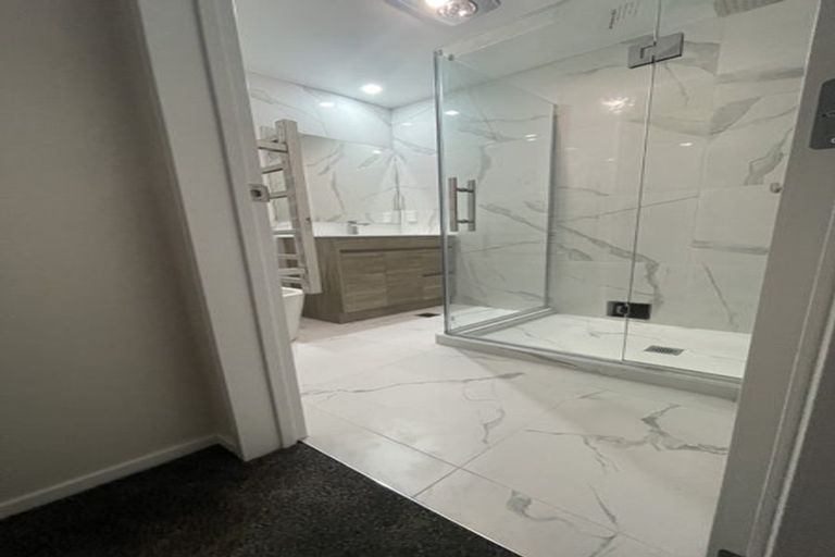 Photo of property in 17b Kemble Close, Mangere, Auckland, 2022