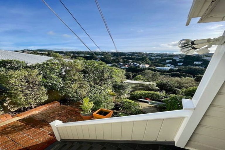 Photo of property in 45 Fairview Crescent, Kelburn, Wellington, 6012