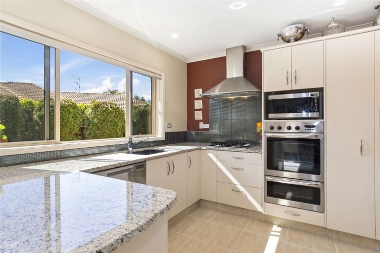 Photo of property in 15 Saint Heliers Place, Papamoa Beach, Papamoa, 3118