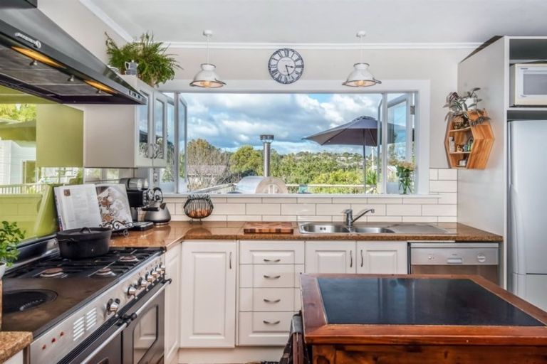 Photo of property in 81 Verbena Road, Birkdale, Auckland, 0626