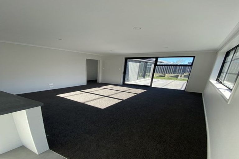 Photo of property in 3 Hammick Crescent, Pyes Pa, 3112