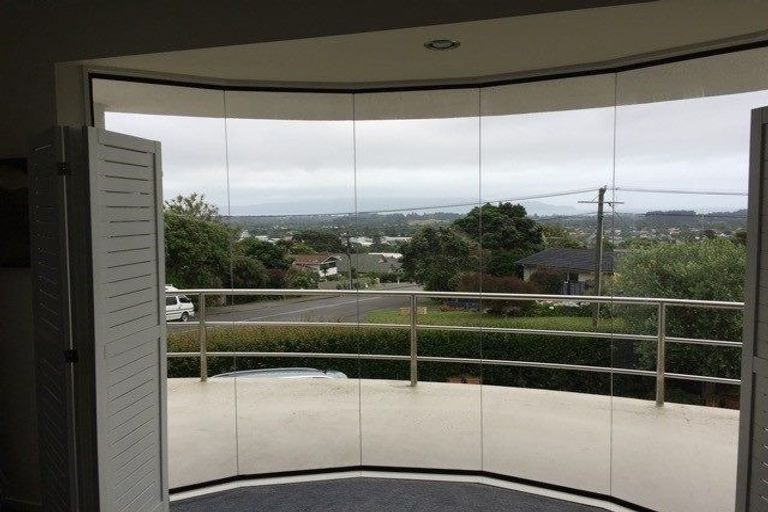 Photo of property in 1 Kotare Street, Waikanae, 5036