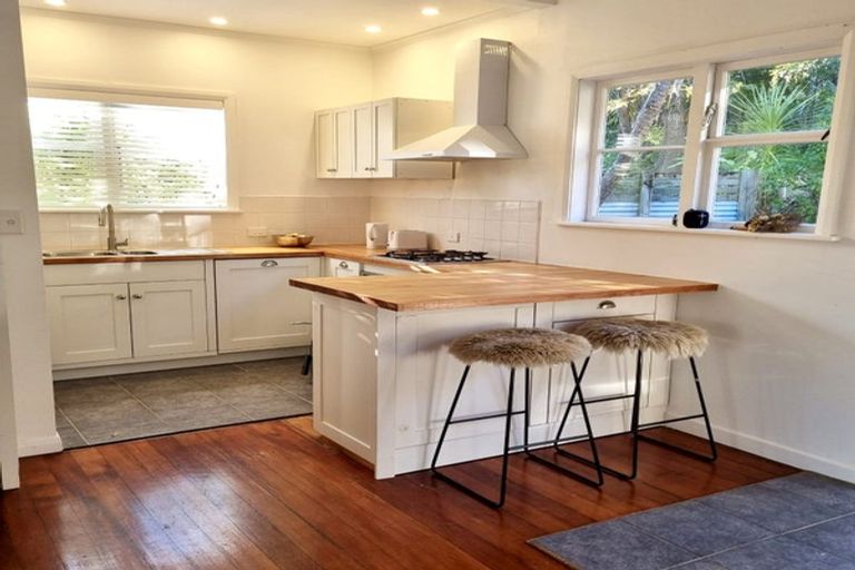 Photo of property in 10 Te Makiri Road, Onetangi, Waiheke Island, 1081