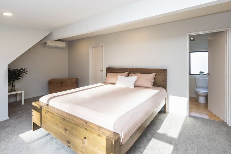 Photo of property in 271 Queenspark Drive, Parklands, Christchurch, 8083