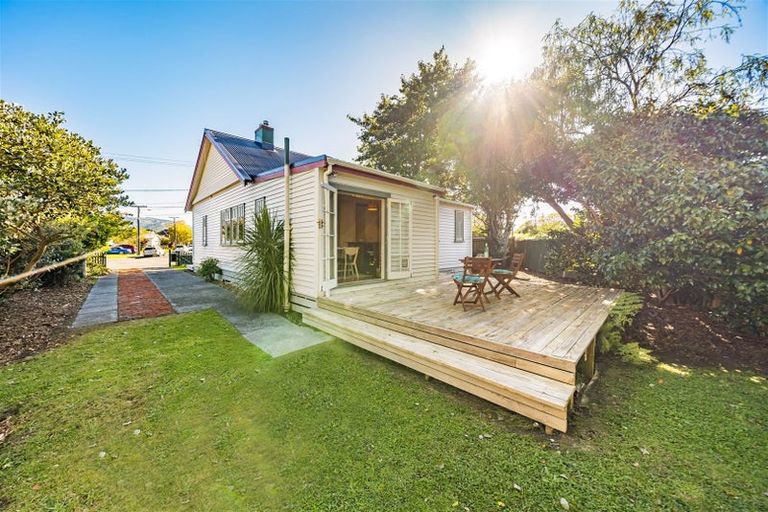 Photo of property in 1/14 Pohutukawa Street, Woburn, Lower Hutt, 5010