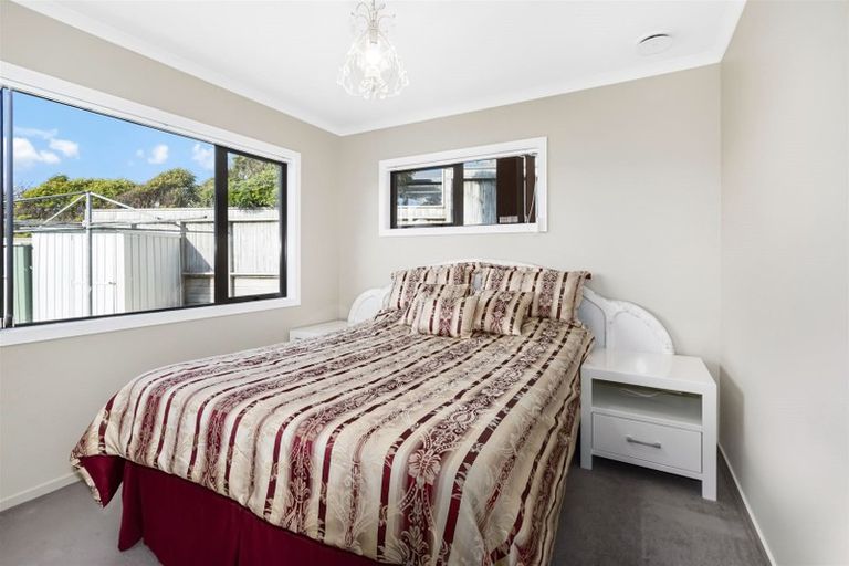 Photo of property in 5 Dusky Crescent, Aotea, Porirua, 5024