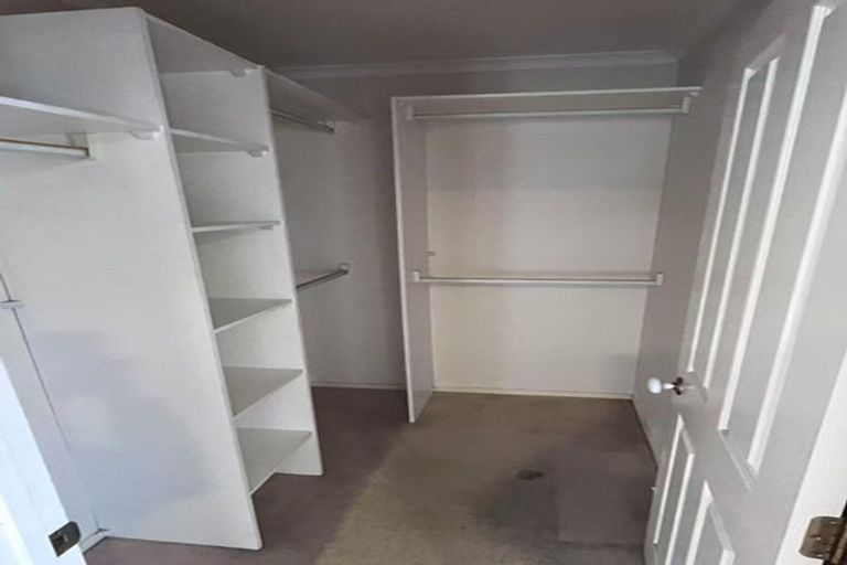 Photo of property in 1 Claremont Way, East Tamaki Heights, Auckland, 2016