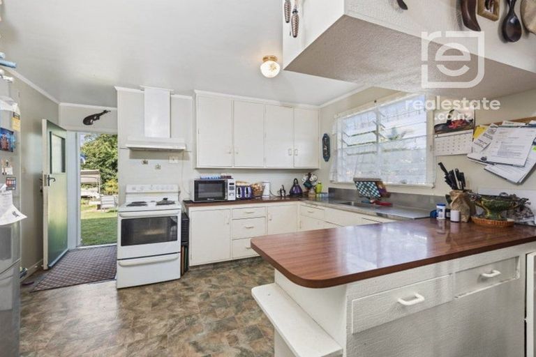 Photo of property in 15 Dalesford Street, Silverdale, Hamilton, 3216