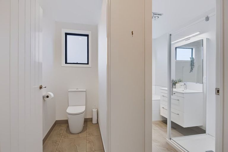 Photo of property in 5 Kotare Drive, Waiwhakaiho, New Plymouth, 4312