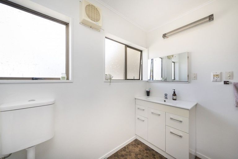 Photo of property in 5 Bethel Court, Milson, Palmerston North, 4414