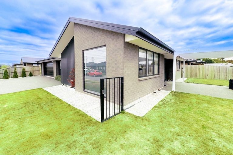 Photo of property in 6 Arabella Crescent, Yaldhurst, Christchurch, 8042