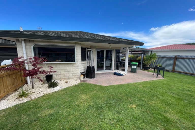 Photo of property in 68 Whiting Crescent, Greenmeadows, Napier, 4112