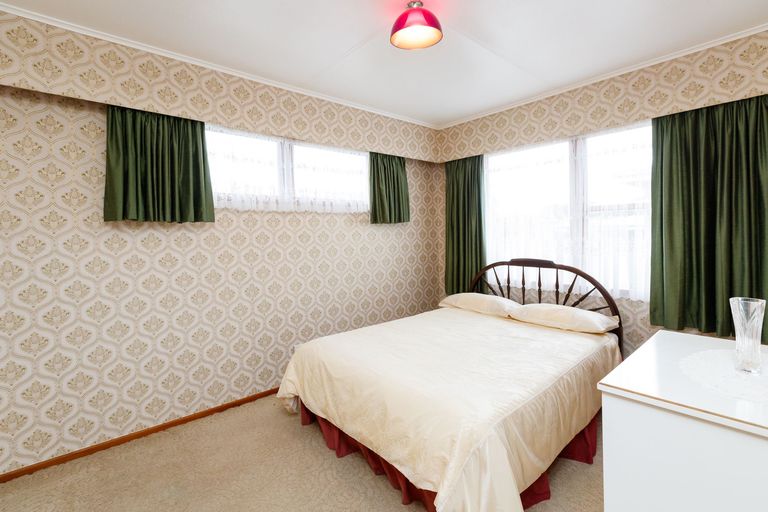 Photo of property in 10 Wairau Place, Kelvin Grove, Palmerston North, 4414