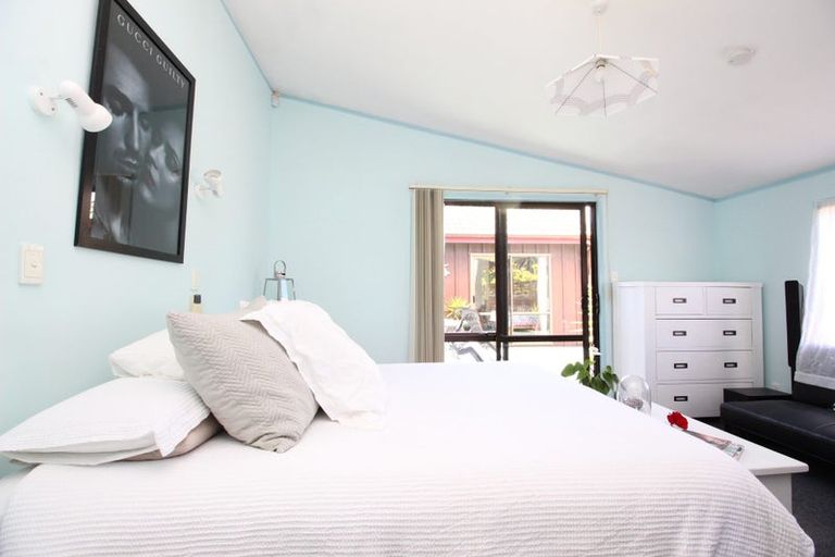 Photo of property in 31 Aronia Way, Goodwood Heights, Auckland, 2105