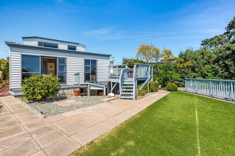 Photo of property in 45 Mana View Road, Paremata, Porirua, 5026