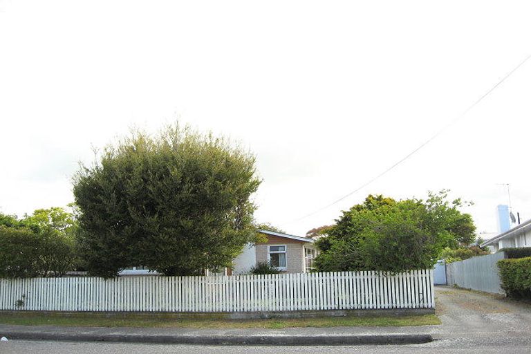 Photo of property in 1 Ashgrove Street, Rangiora, 7400