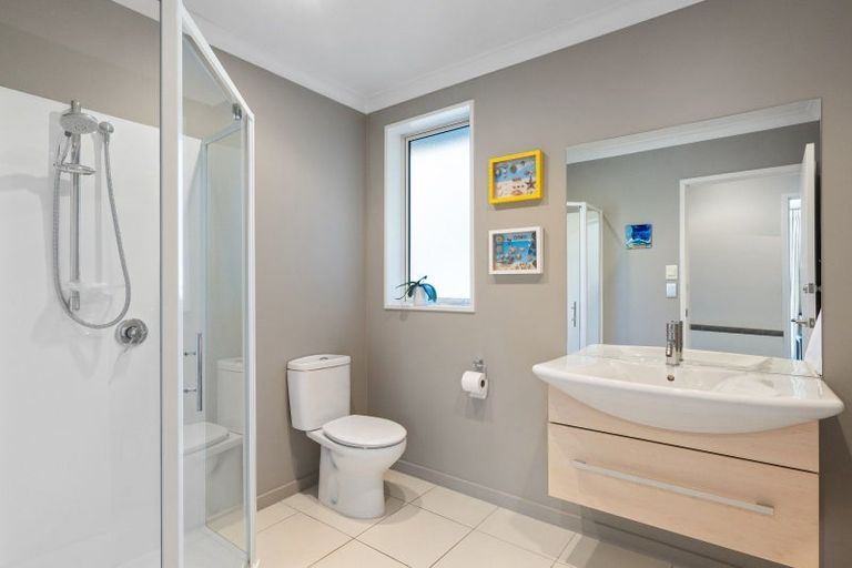 Photo of property in 17 Westpark Drive, Burnside, Christchurch, 8053