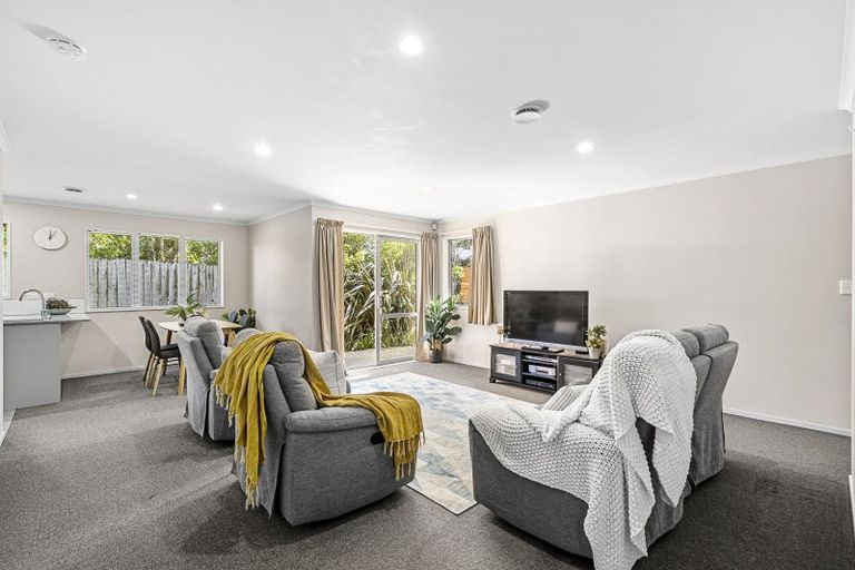 Photo of property in 55b Matipo Road, Te Atatu Peninsula, Auckland, 0610