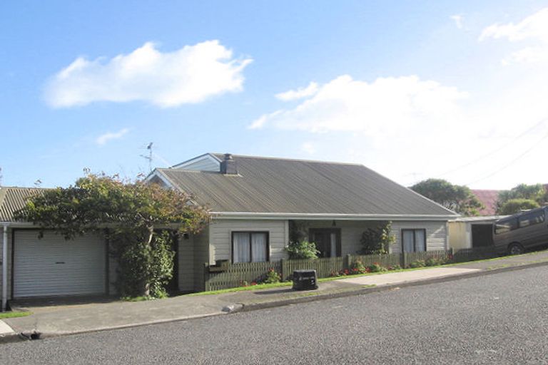 Photo of property in 7 Thornley Street, Titahi Bay, Porirua, 5022