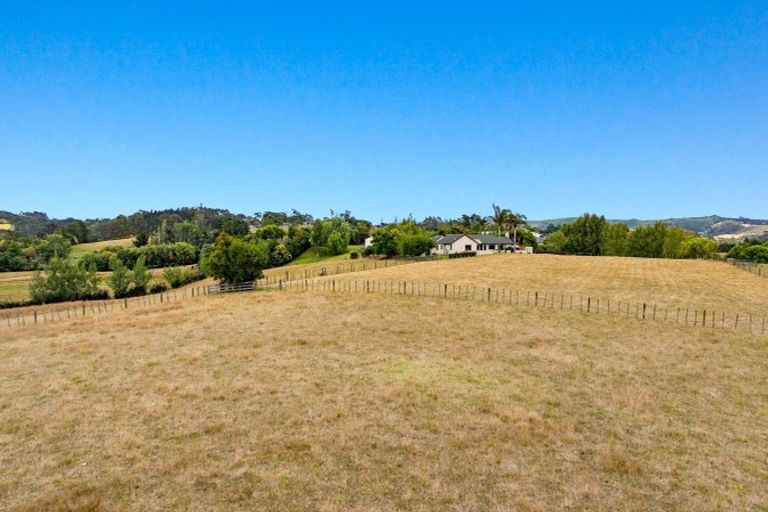 Photo of property in 1224 State Highway 16, Waimauku, 0883