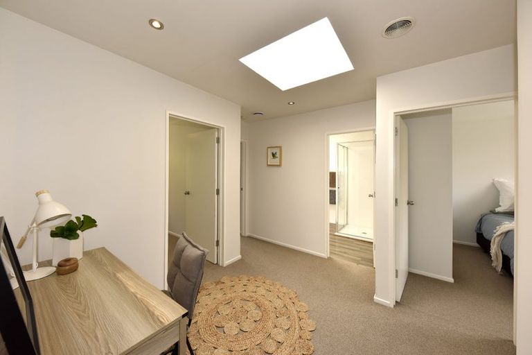 Photo of property in 2/6 Gatonby Place, Avonhead, Christchurch, 8042