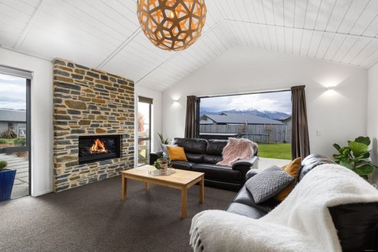 Photo of property in 14 Cone Peak Close, Lake Hayes, Queenstown, 9304