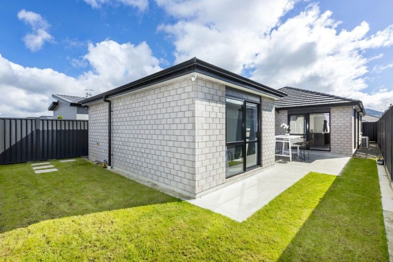 Photo of property in 13 Te Kaeaea Crescent, Wallaceville, Upper Hutt, 5018