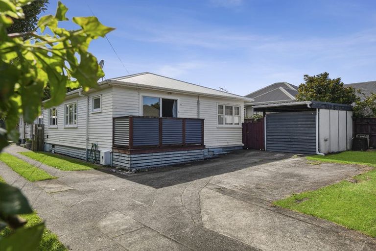 Photo of property in 2/5 Tokomaru Street, Welbourn, New Plymouth, 4312