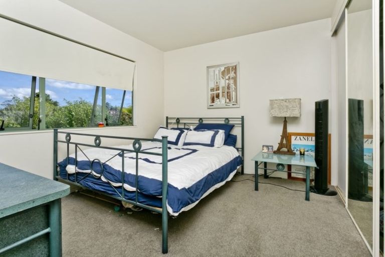 Photo of property in 26 Lorikeet Place, Unsworth Heights, Auckland, 0632