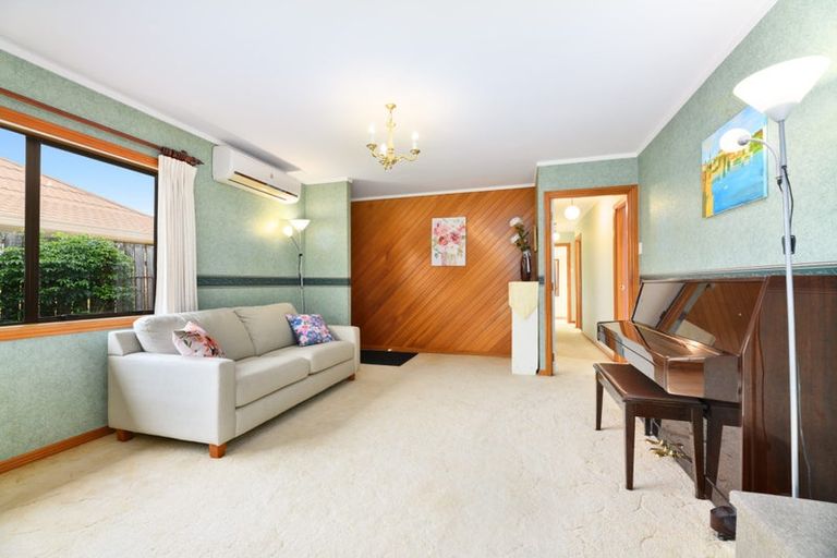 Photo of property in 2/4 Miriam Corban Heights, Henderson, Auckland, 0612