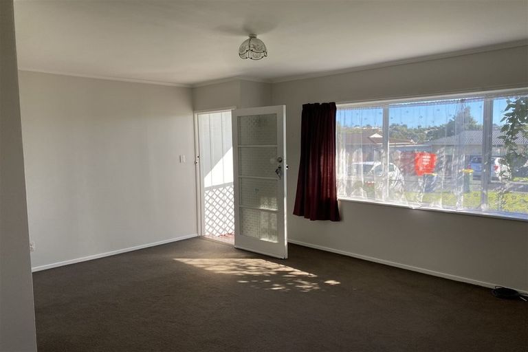 Photo of property in 2/16 Northall Road, New Lynn, Auckland, 0600